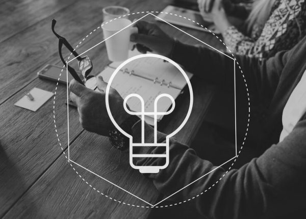 light-bulb-ideas-creative-icon_53876-123904